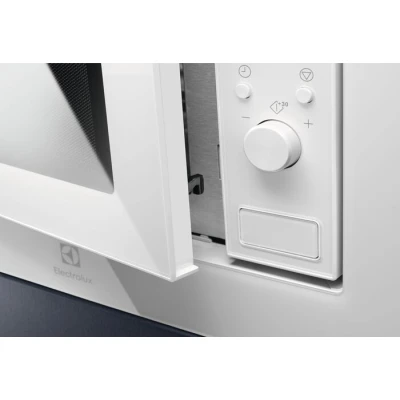 Микроволновая печь Electrolux LMS2173EMW [LMS2173EMW-B] — фото 3
