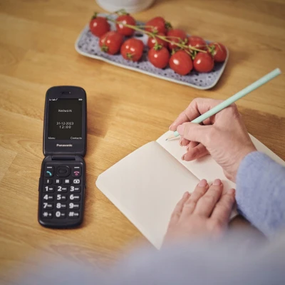 Смартфон Panasonic KX-TU550 Red (KX-TU550EXR) [KX-TU550EXR-B] — фото 11