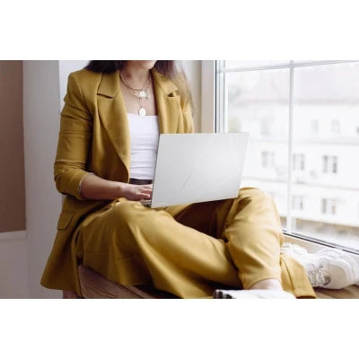 Ноутбук ASUS Zenbook 2880x1800 (Retina) Intel Core Ultra 5 225H (1.3 - 4.9 ГГц) RAM 16 / SSD сріблястий (90NB14W2-M01V90-B) — фото 12