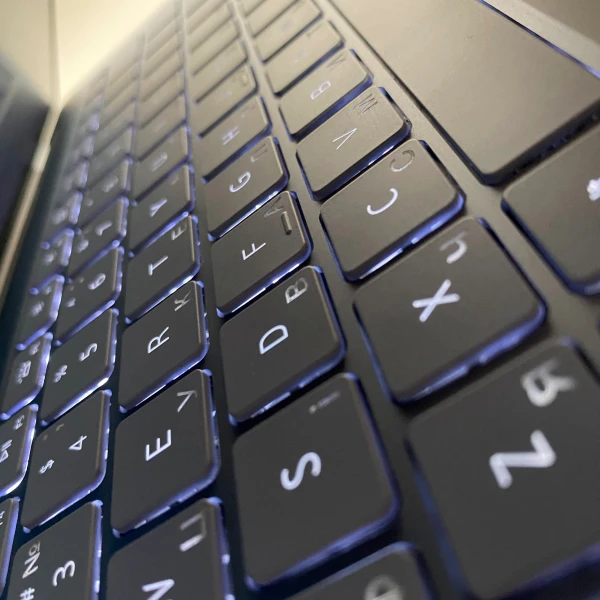 Dell XPS 9315 13.4" FullHD+ Intel Core i5-1230U RAM 8 / 256 SSD Блакитний — фото 2