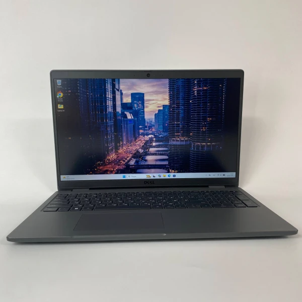 Dell Latitude 3540 15.6″ Intel Core i5-1335U RAM 16 / 256 SSD Чорний