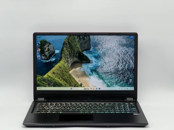 Origin EVO 16-S 1920x1080 i7-9750H RAM 16 / 480 SSD