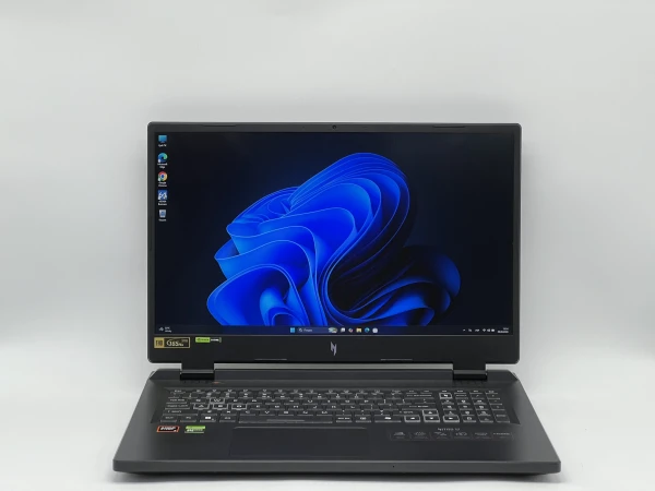 Acer Nitro 17″ 1920x1080 AMD Ryzen 7 8845HS RAM 16 / 960 SSD