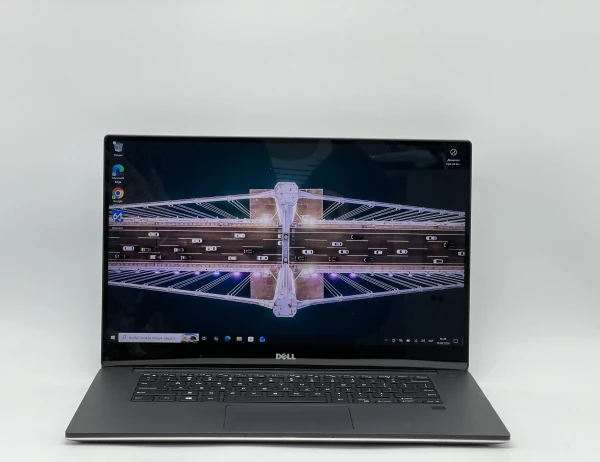 Dell XPS 15 9560 3840x2160 i7-7700HQ RAM 16 / 480 SSD