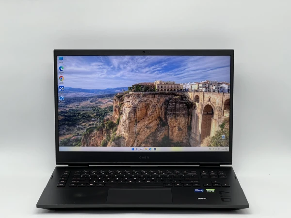HP Omen 17-ck1020nr 2560x1440 i7-12700H RAM 16 / 960 SSD
