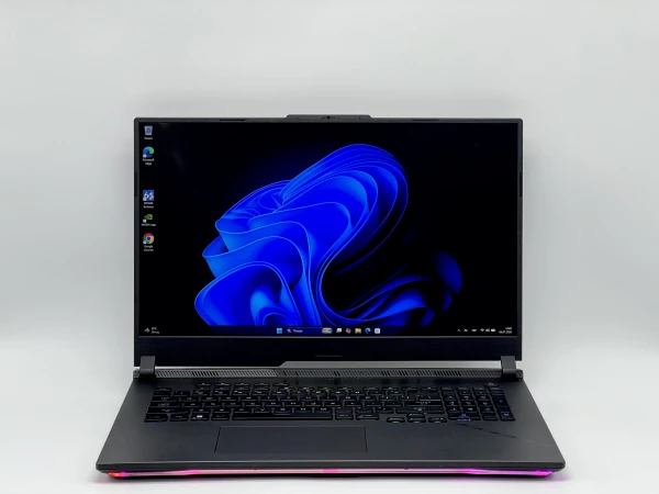 Asus ROG Strix G733PYV-XH97 17″ 2560x1440 AMD Ryzen 9 7945HX RAM 32 / 960 SSD