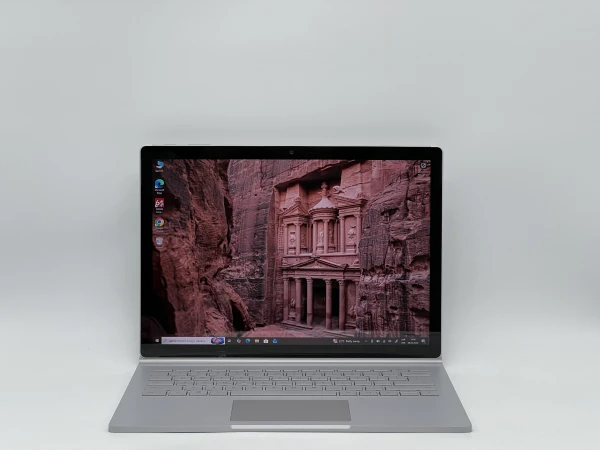 Microsoft Surface Book 2 13″ 3000x2000 i5-7300U RAM 8 / 240 SSD