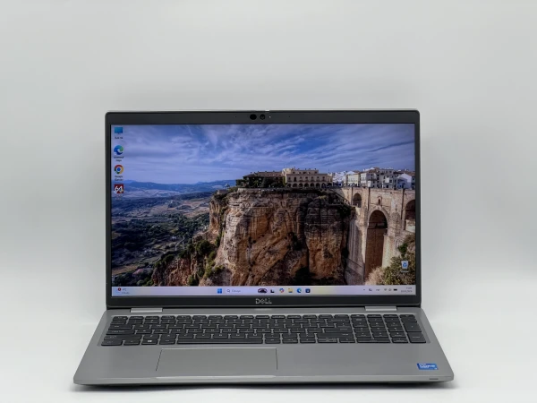 Dell Latitude 5520 15″ 1920x1080 i5-1145G7 RAM 16 / 240 SSD