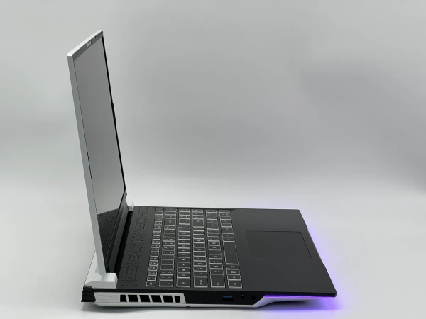 Eluktronics PROMETHEUS XVI G2 16″ 2560x1600 i7-13700HX RAM 32 / 2048 SSD — фото 2