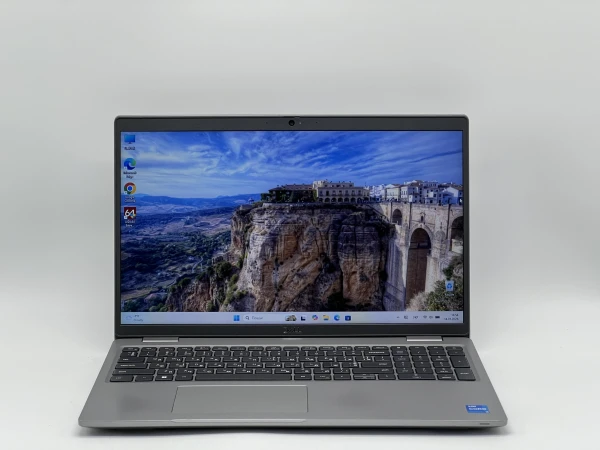 Dell Latitude 5520 15″ 1366x768 i5-1135G7 RAM 16 / 240 SSD