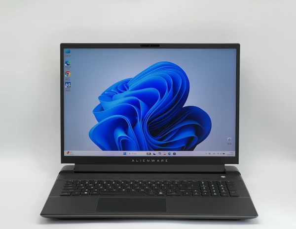 Dell Alienware m18 r1 1920x1200 i7-13700HX RAM 32 / 2048 SSD