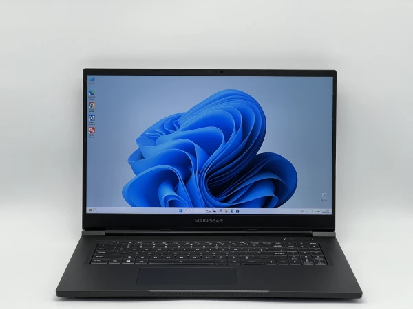 Maingear Vector Pro 17 MG-VCP17I-3070 1920x1080 i7-11800H RAM 16 / 960 SSD