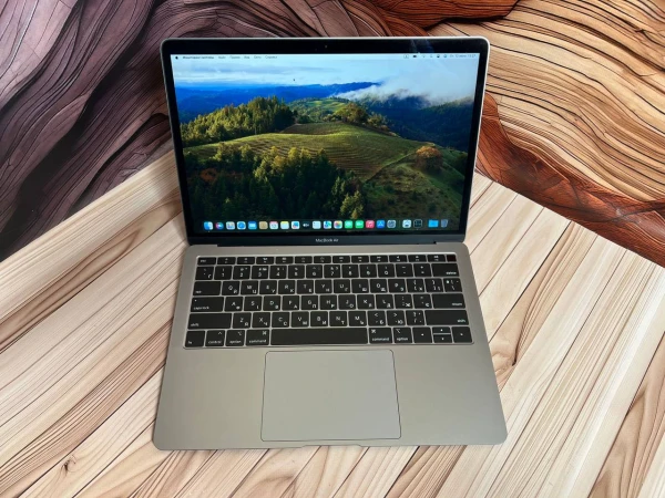 Ноутбук Apple MacBook Air 13" 2019 A1932 Retina дисплей (2560x1600) Intel Core i5 RAM 8 / 256 SSD Silver (FVFZR9QCLYWH-R) Б/У