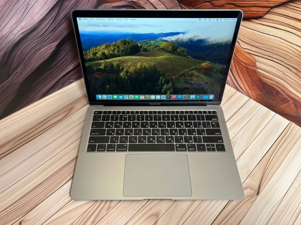 Apple MacBook Air 13″ Retina дисплей