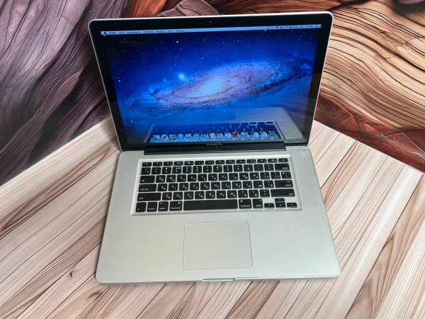 Apple MacBook Pro 15" 2012 A1286 1440x900 Intel Core i7 RAM 8 / 750 SSD Silver
