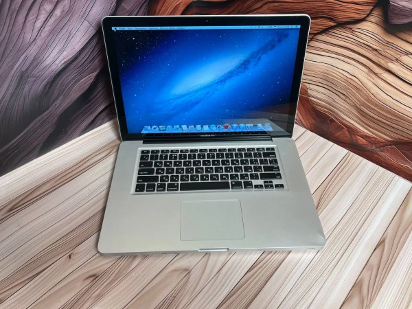 Apple MacBook Pro 15" 2012 A1286 1440x900 Intel Core i7 RAM 8 / 750 SSD Silver