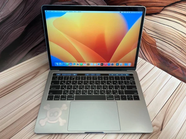 Apple MacBook Pro 13" A1706 Retina дисплей